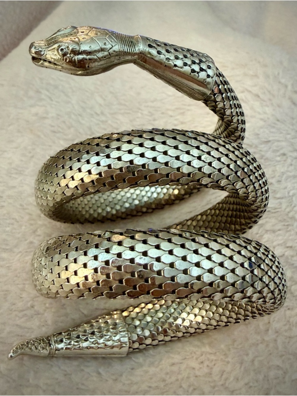 Vintage 1960s Whiting & Davis Silver Coiled Serpent Bracelet 🖤 - Picture 11 of 17